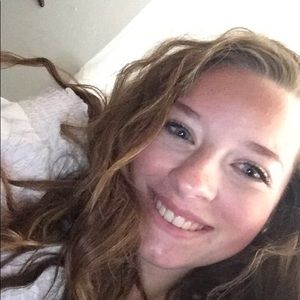 Meet your Posher, Mia